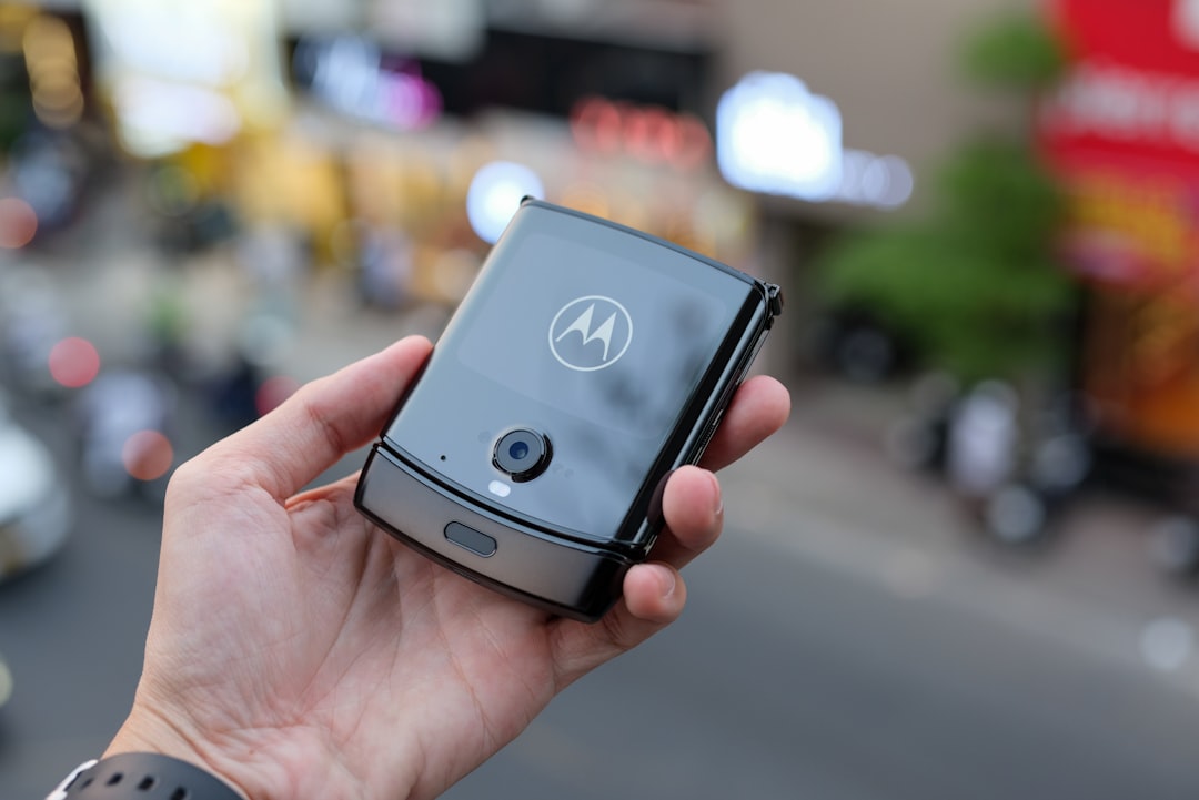 Motorola's last-gen Razr Ultra gets a significant price cut